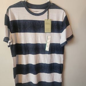 Men's medium Goodfellow short sleeve